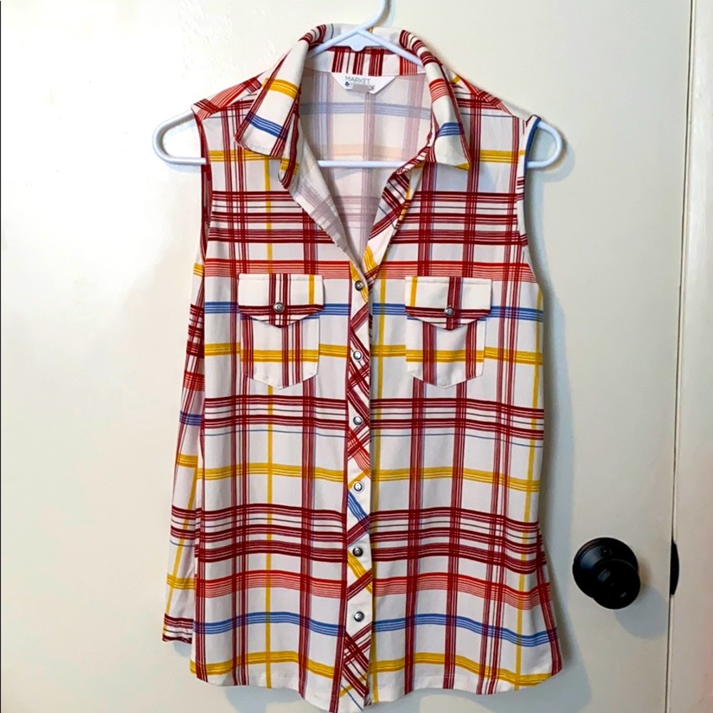 Sleeveless shirt